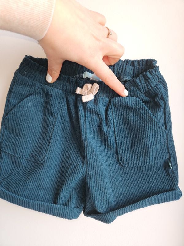 Short fille