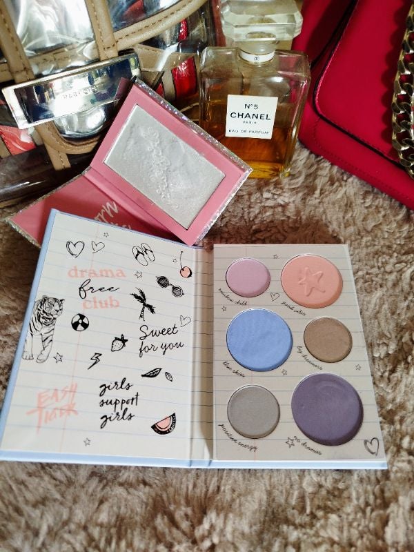 Lot maquillage Girls4girls neufs