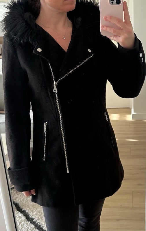 Manteau mi long noir à capuche