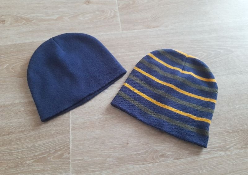 Lot 2 bonnets 6/8 ans