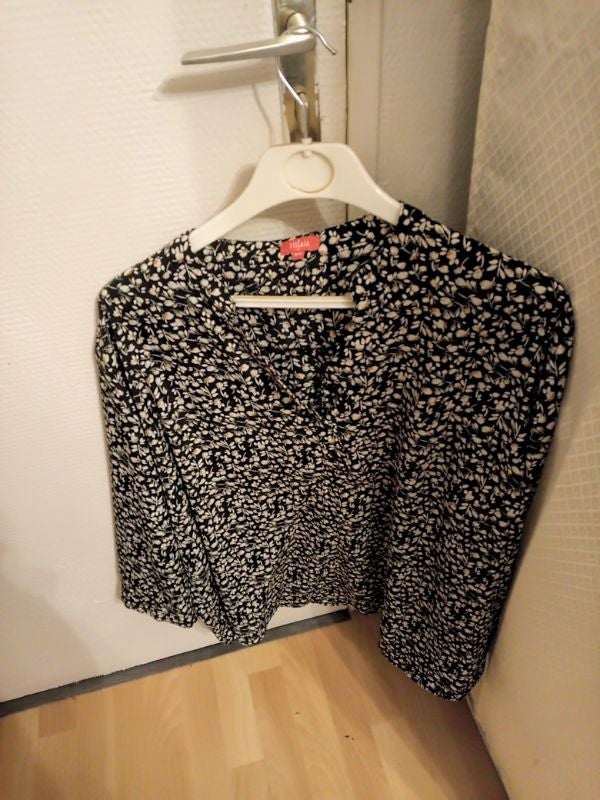 Tunique noire à motif