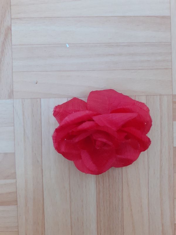 Barette fleur rouge