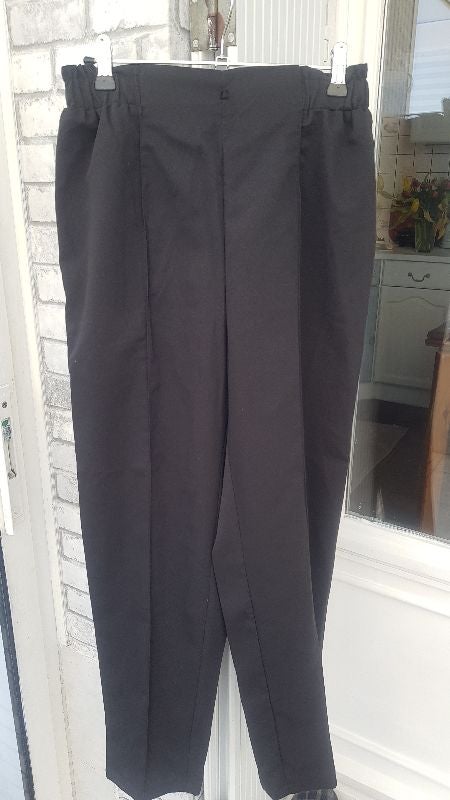 pantalon noir à plis