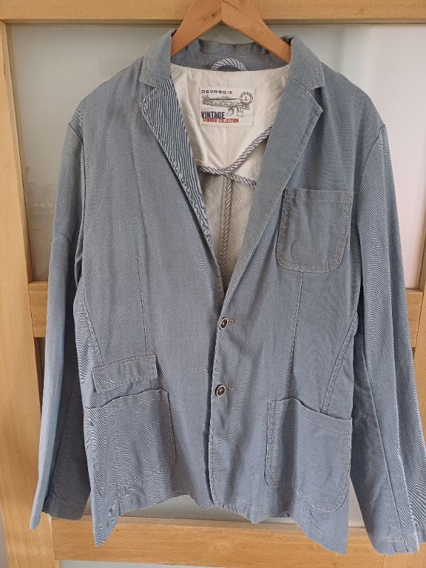 Veste devred