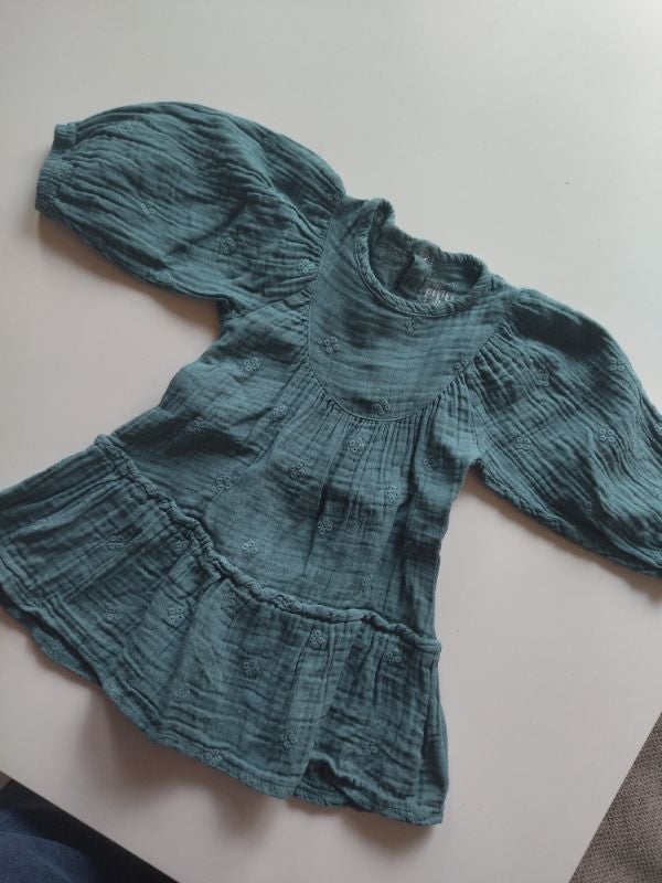 Robe manches longues bouffantes