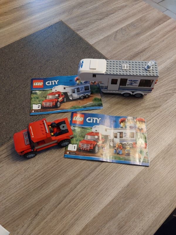 Camion caravane Lego référence 60182
