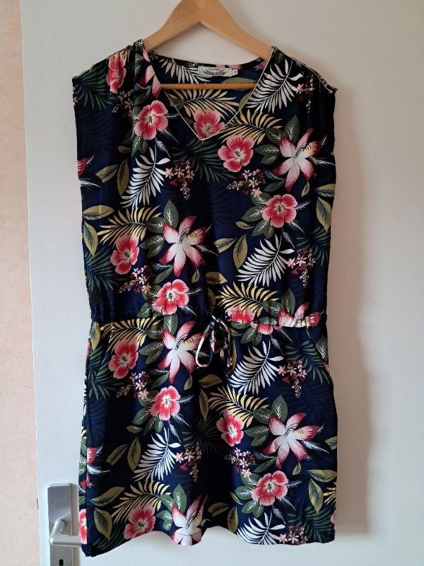 Robe été it hippie 38 fleurie feuillage col V décolleté casi neuf
