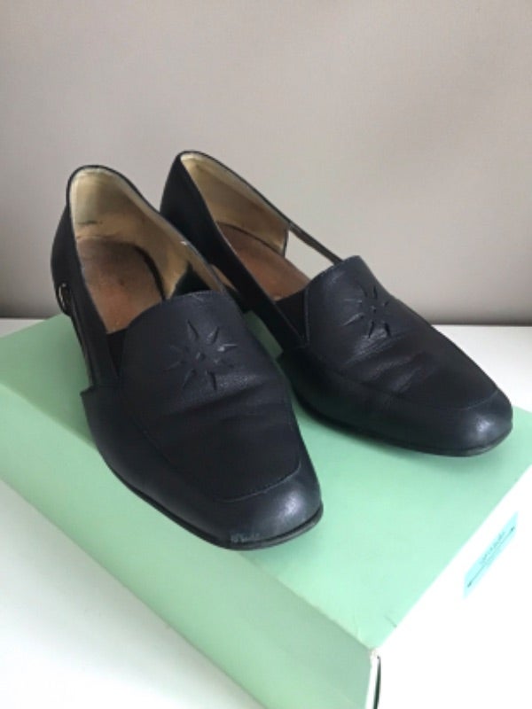 Mocassins en cuir bleu foncé P 36