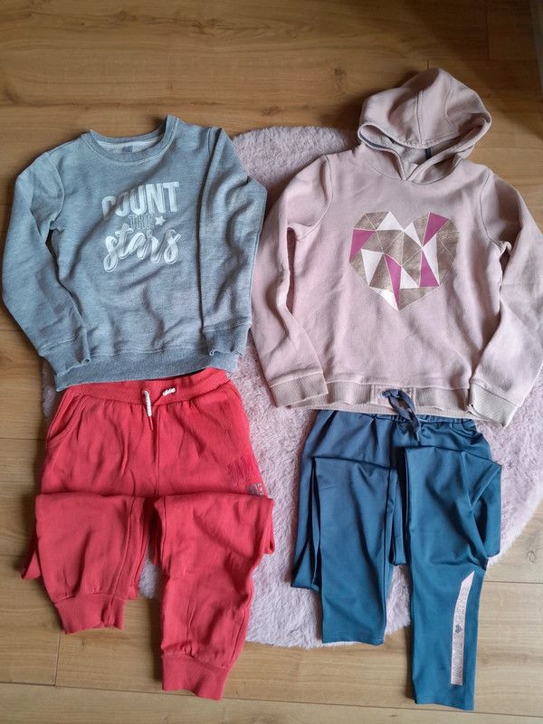 Lot 2 ensembles jogging 8-9 ans