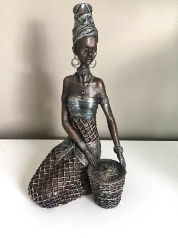 Statuette femme sud africaine