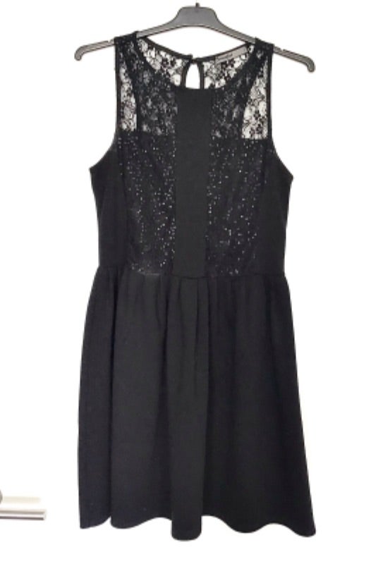 Robe noire dentelle et sequins T 38/40