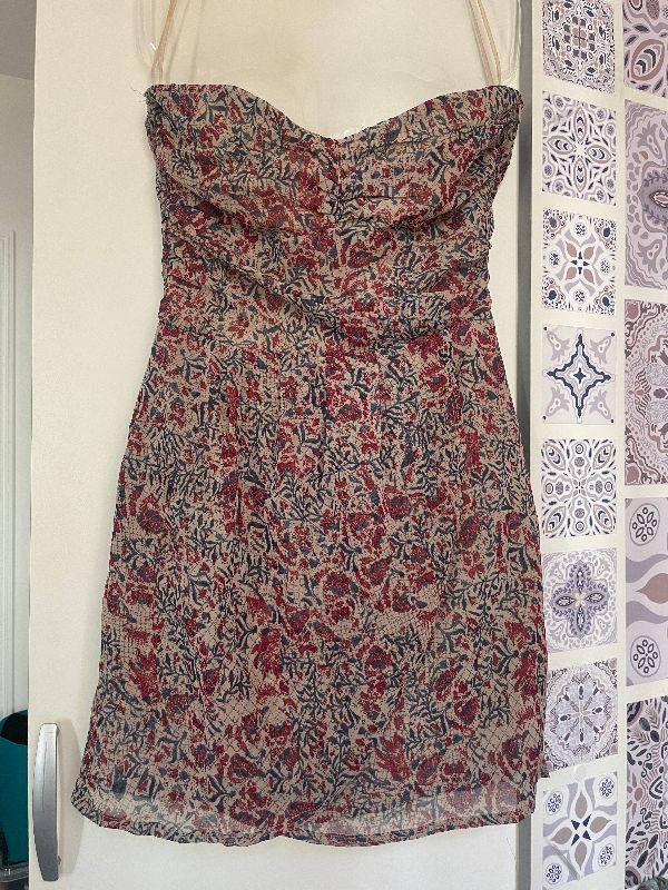 Robe bustier couleur taupe imprimé fantaisie rouge et bleu, zip sur le coté