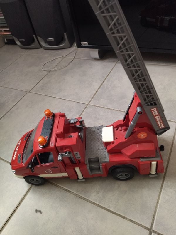 Camion pompier brudder