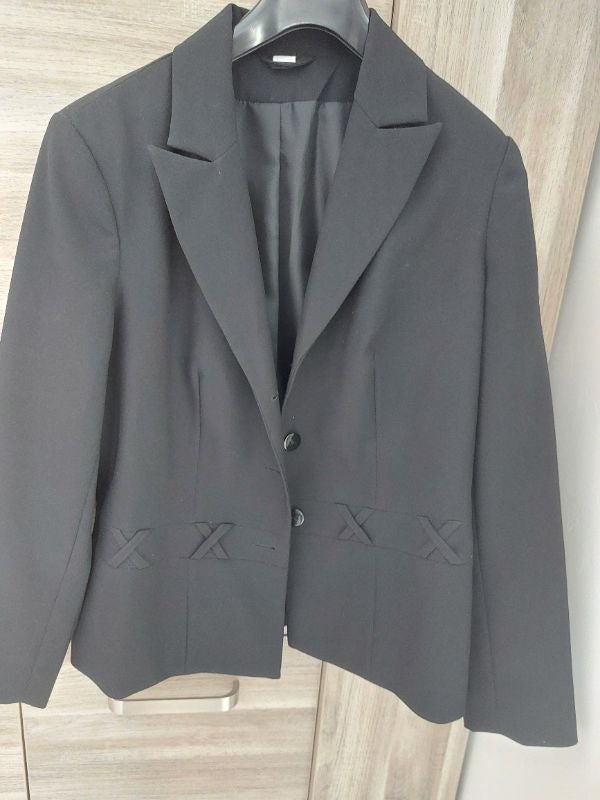 Elégant tailleur  noir veste pantalon