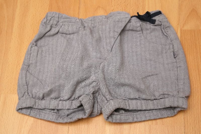 Short fille