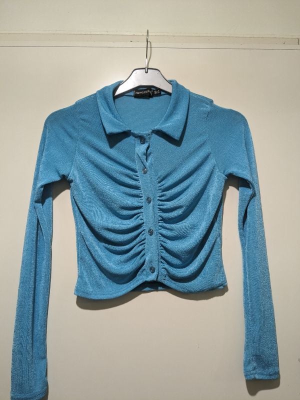 Très beau haut, top style chemise Shein bleu turquoise. Taille 36
