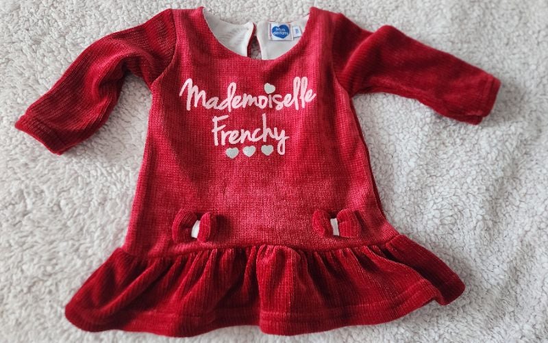 Robe rouge "Mademoiselle Frenchy" en 3mois