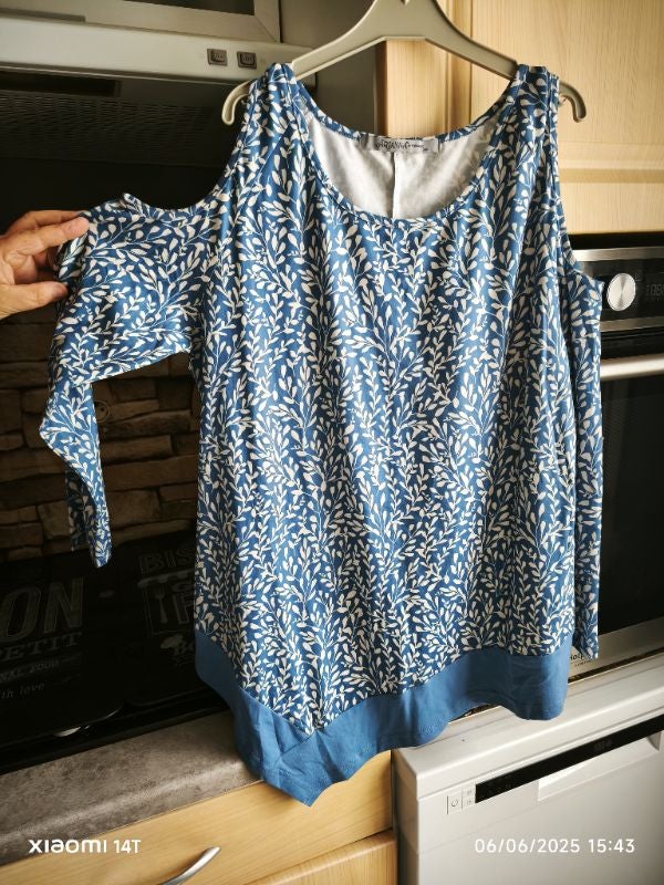 Tee shirt