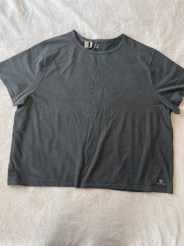 Haut t-shirt de sport à manches courtes noir gris foncé uni basique simple 4XL