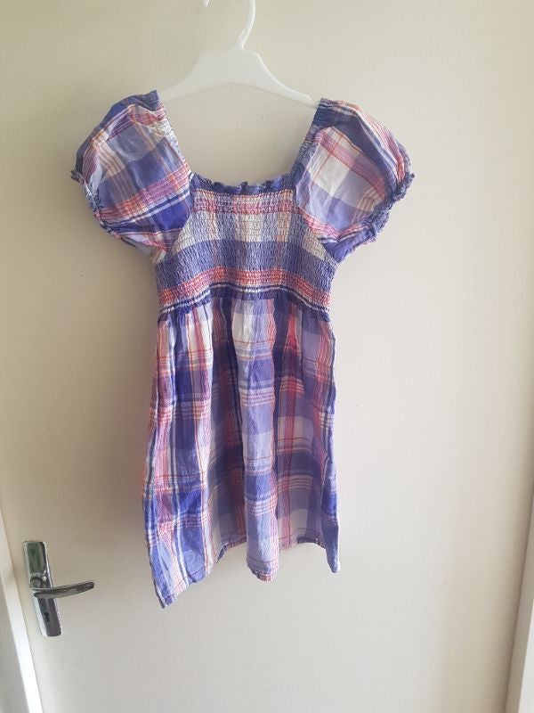 5/6 ans robes à carreaux et épaules