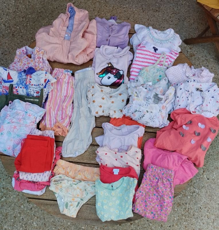 Lot vêtement fille  9 a 12 mois été